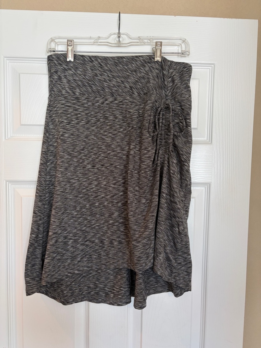 The North Face Skirt Women’s Size Medium Heather Grey Hiking Outdoor Gorpcore G8